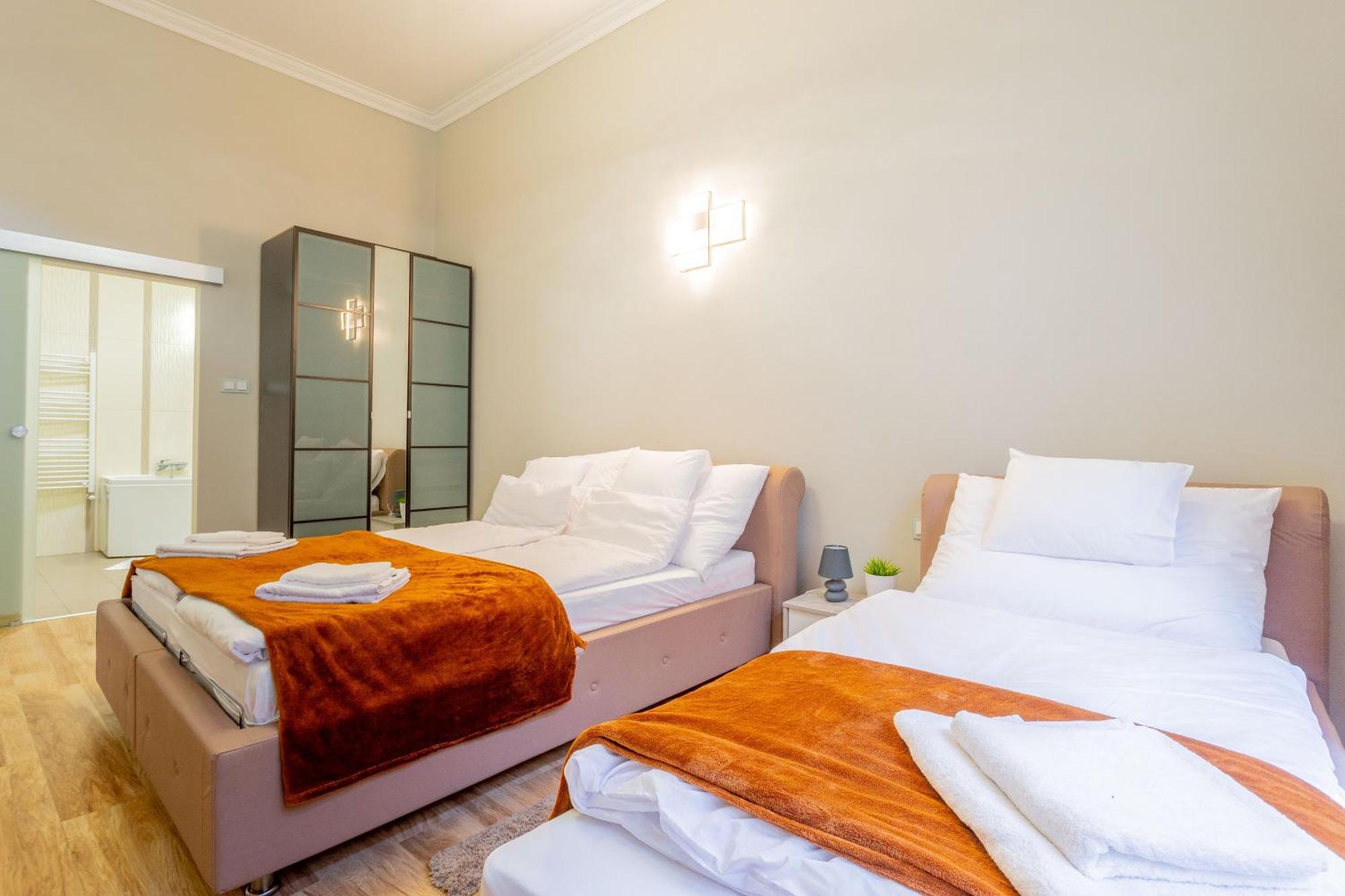 Efad Lux 2 Budapest