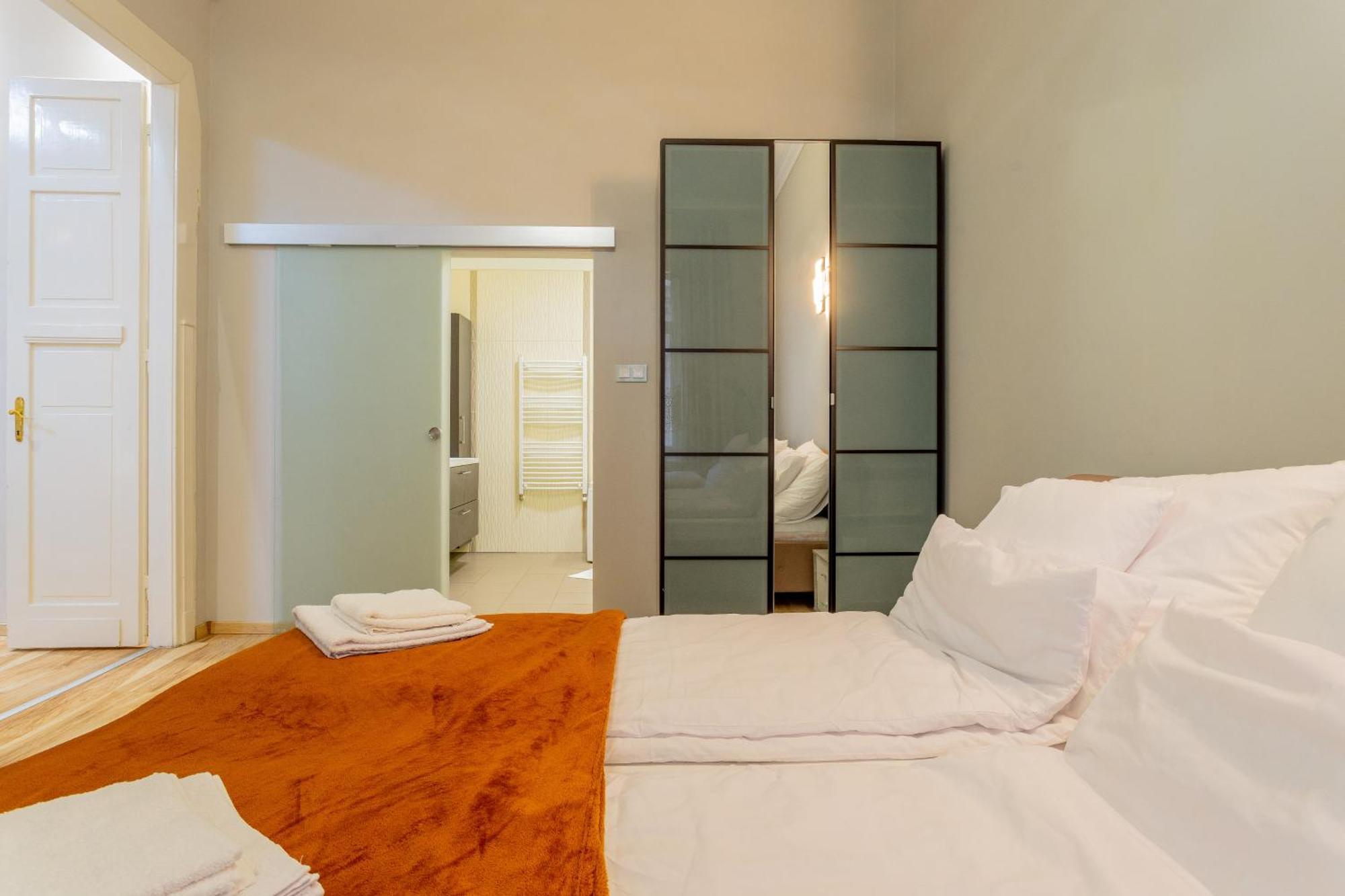 Apartment Efad Lux 2